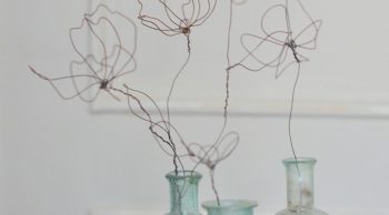 I fiori creati col fil di ferro grazie alla tecnica di Wire Art